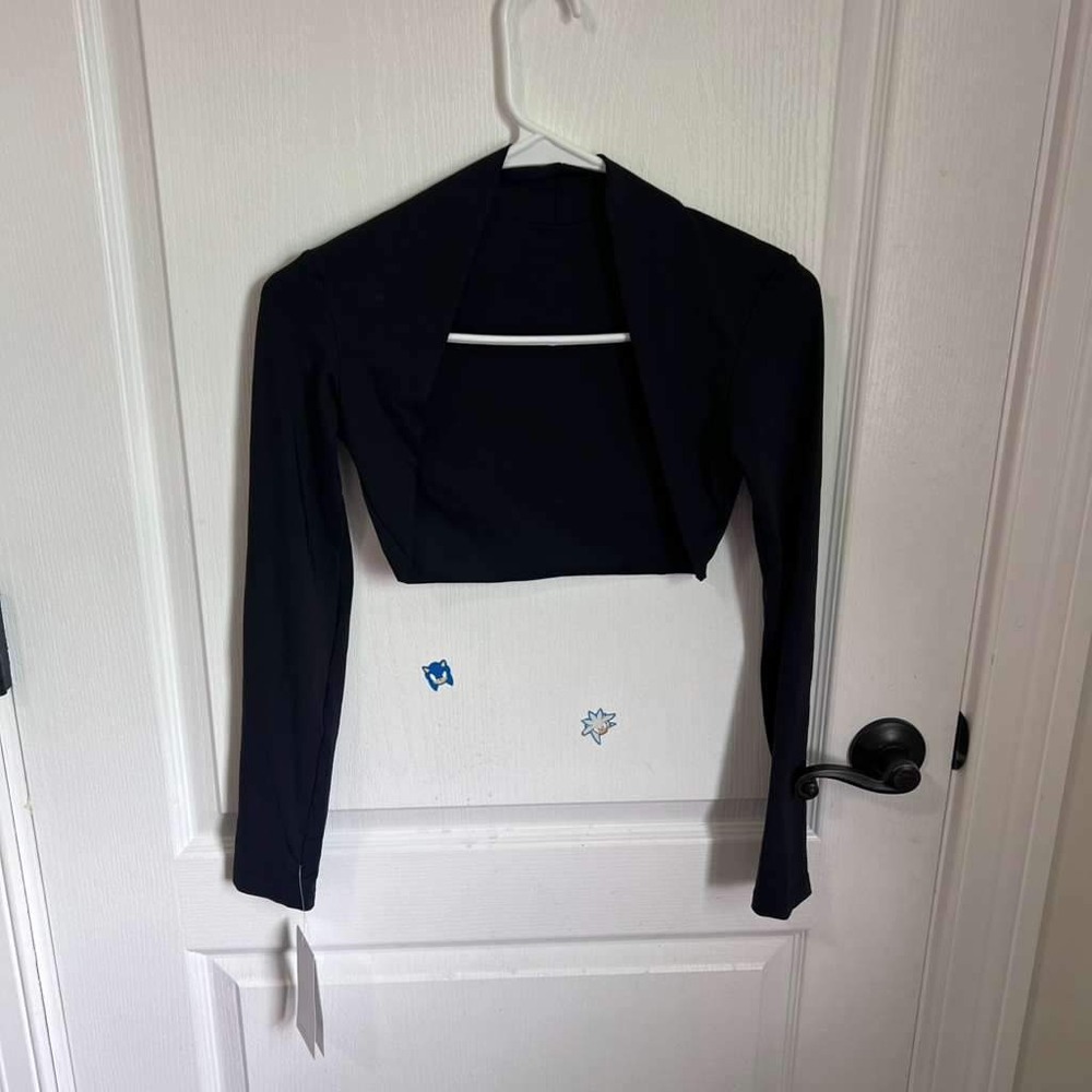 AAKVT Black Long Sleeve Shrug Bolero Mock Neck Thumbholes Cropped Top Size M NEW - Picture 3 of 16